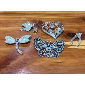 Vintage Lot Brooches Lapel Pin Flying Dove Jeweled Hearts Dragon Fly Silver Tone